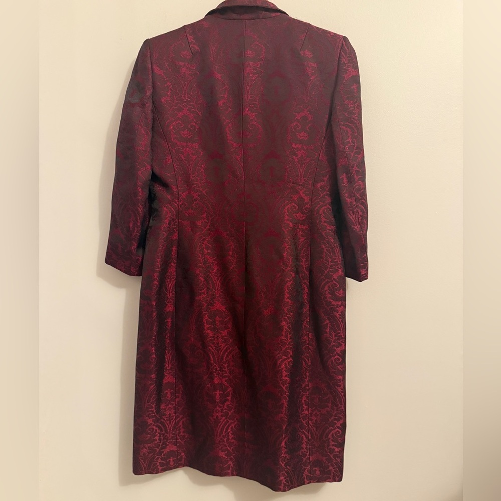 Anne Klein Burgundy & Black Jacquard Brocade Coat – Size 6 - Picture 10 of 15